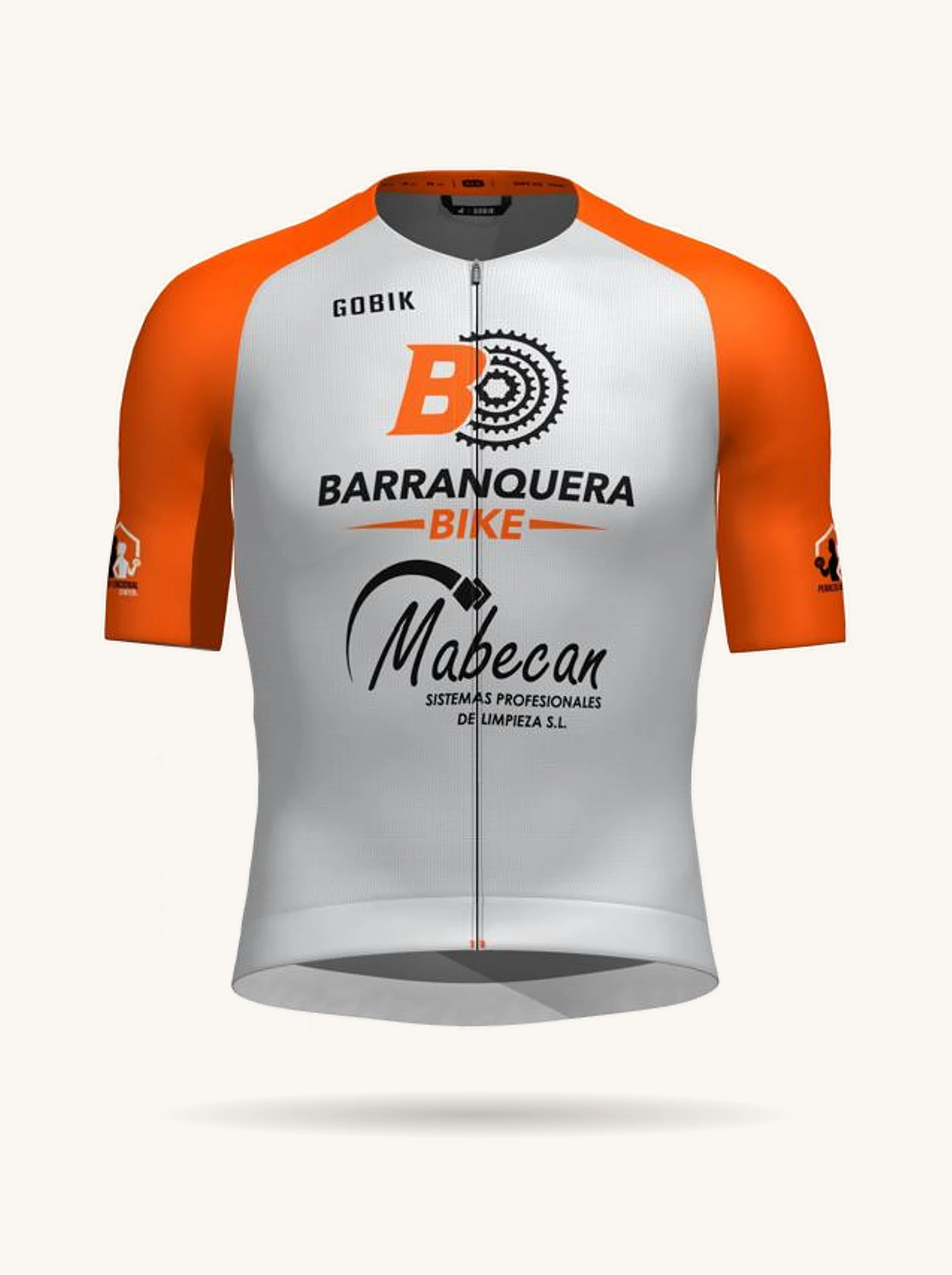 Maillot de Barranquera Bike por delante: blanco con mangas naranjas, logo del club y Mabecan en el pecho